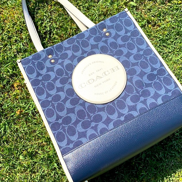 dempsey tote in signature jacquard with patch